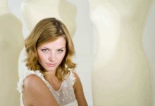 стрижка для круглого лица — стрижка каре для волнистых волос