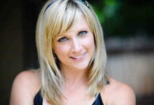 стрижка для круглого лица — стрижка на средние волосы